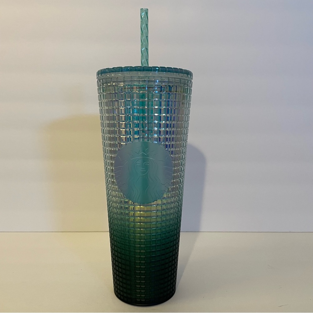 NWT Starbucks Winter 2023 Ombre Venti Cold Cup - Picture 1 of 8